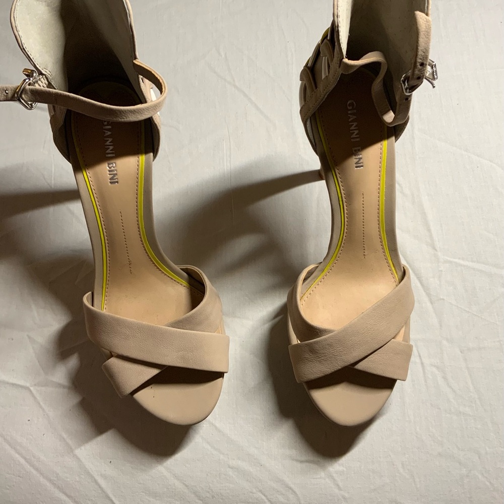 Gianni Bini open toe heels, new without box